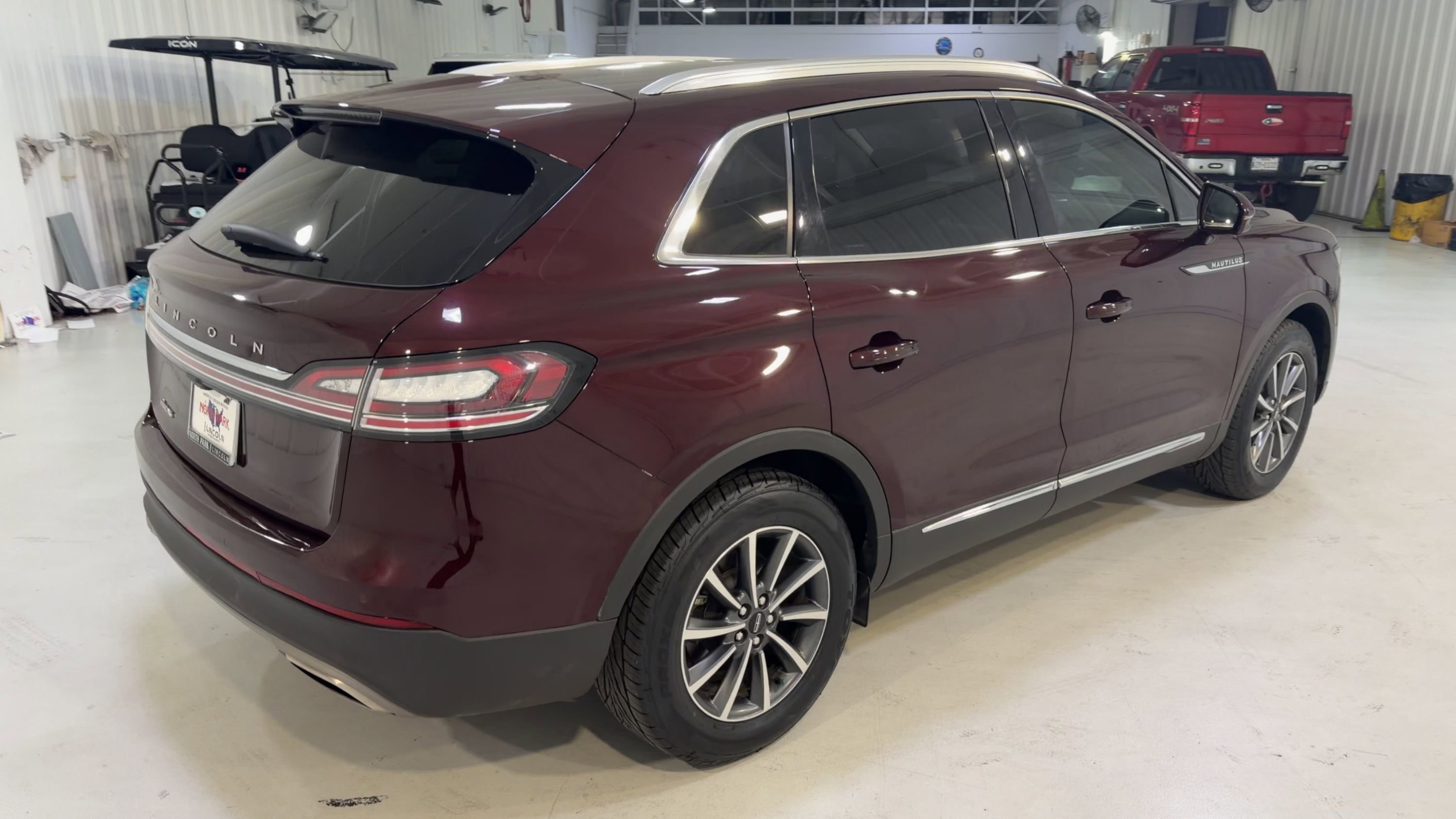 Used 2022 Lincoln Nautilus FWD image 9