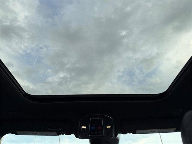 New 2025 Jeep Grand Cherokee Limited w/ Black Appearance Package image 14