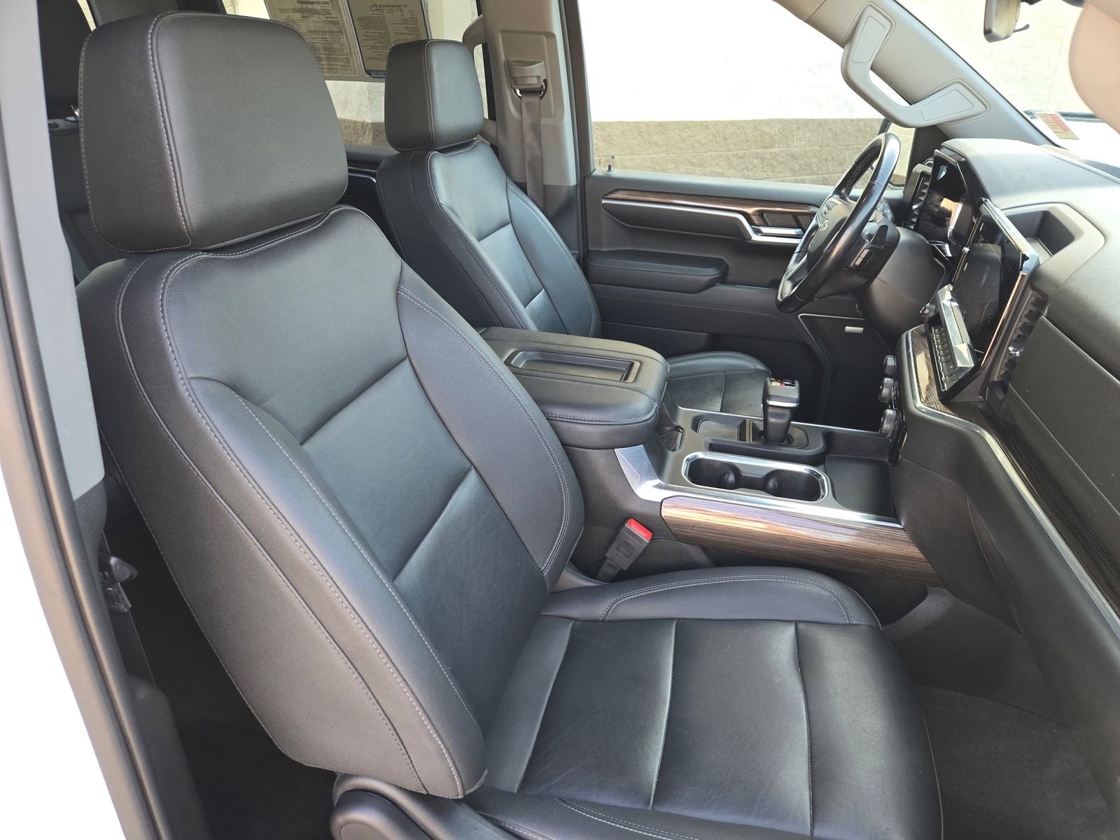 Used 2022 Chevrolet Silverado 1500 RST w/ Redline Edition AWD/4WD image 24