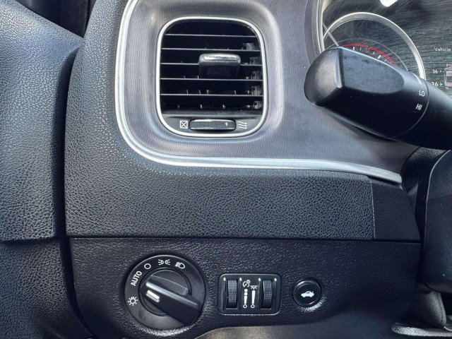 Used 2020 Dodge Charger SXT image 20