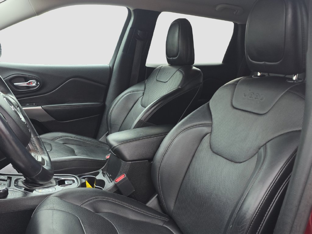 Used 2019 Jeep Cherokee Limited AWD/4WD image 7
