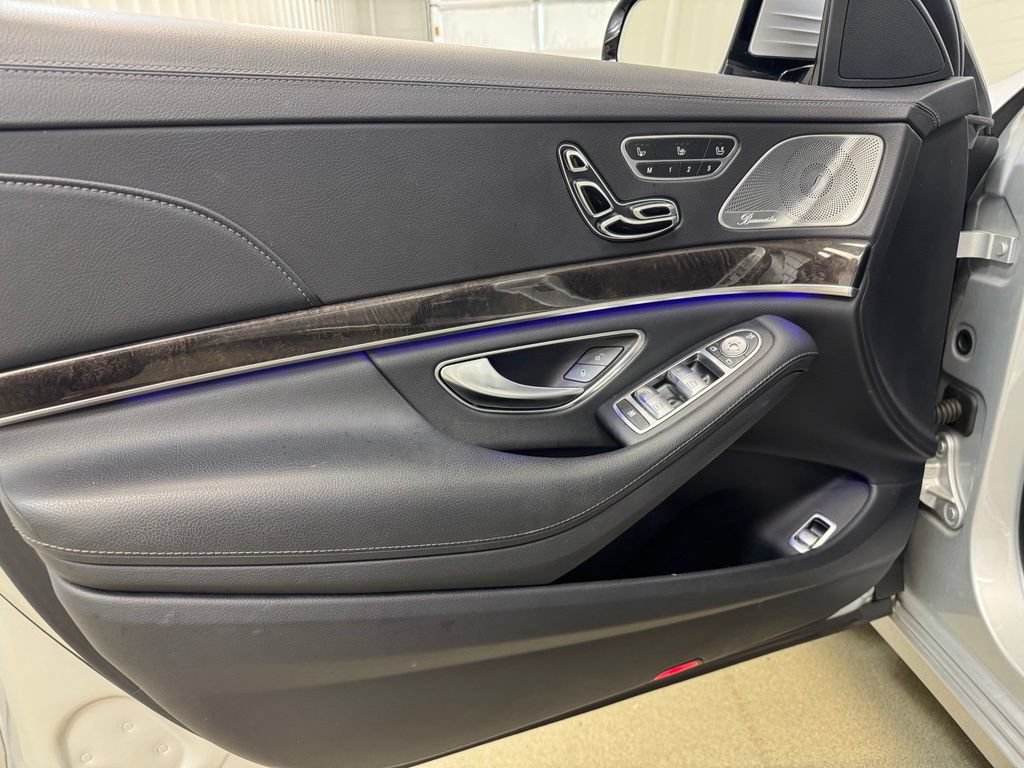 Used 2017 Mercedes-Benz S 550 4MATIC Sedan image 9