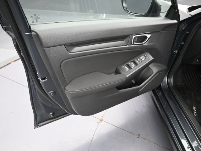Used 2025 Honda Civic Sport image 27