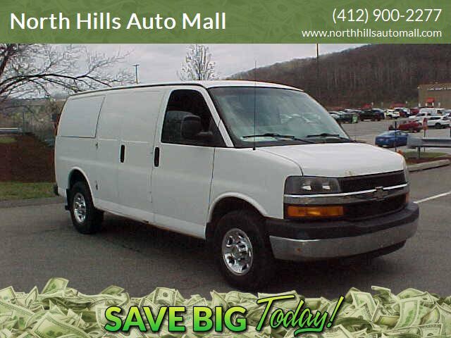 Used 2013 Chevrolet Express 3500 w/ Express Access Plus Package RWD image 2