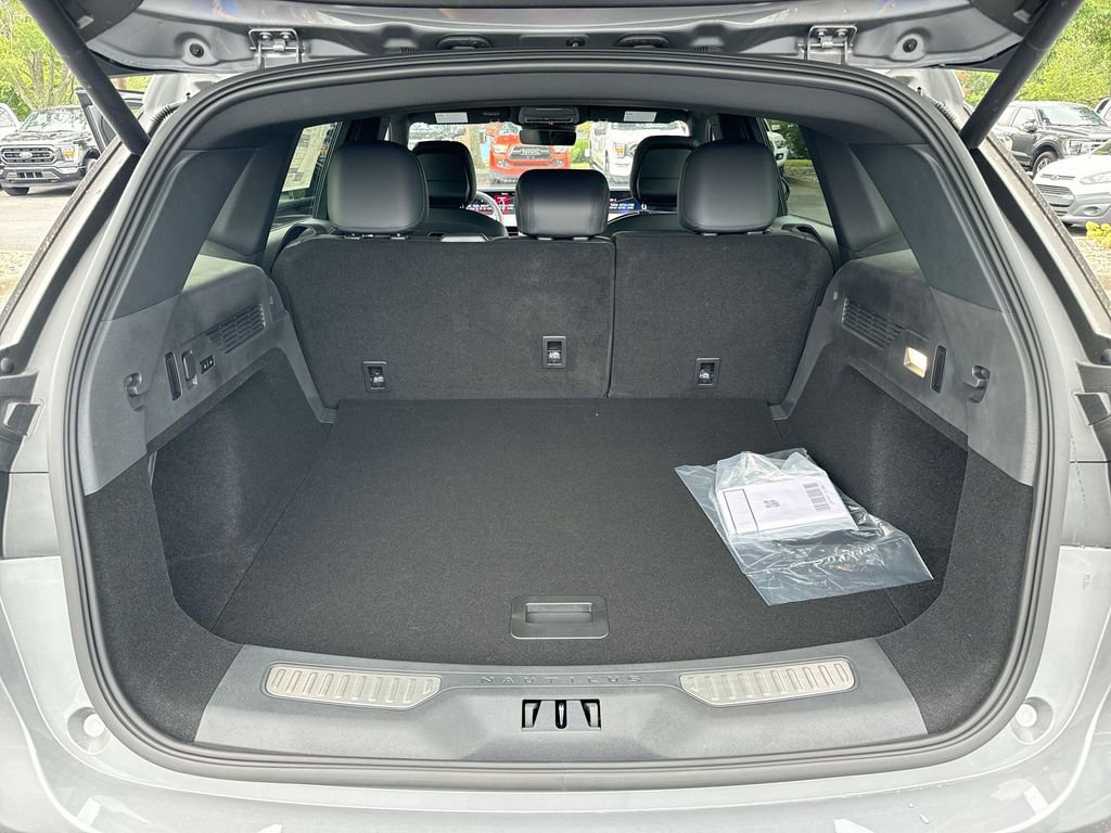 New 2025 Lincoln Nautilus Premier w/ Jet Appearance Package AWD/4WD image 24