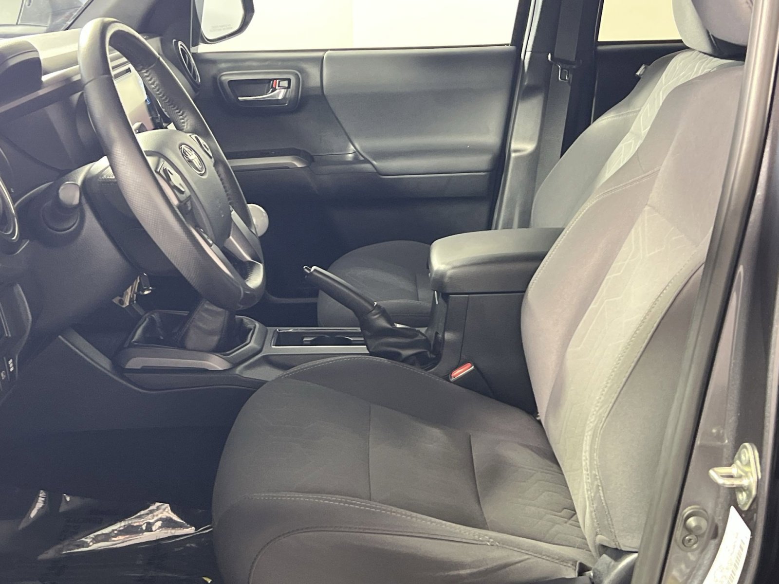 Used 2019 Toyota Tacoma TRD Off-Road image 13