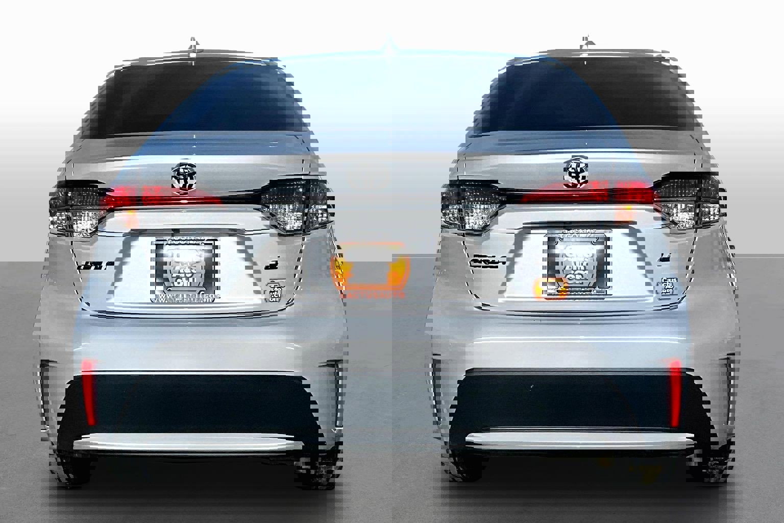 Used 2021 Toyota Corolla LE image 4