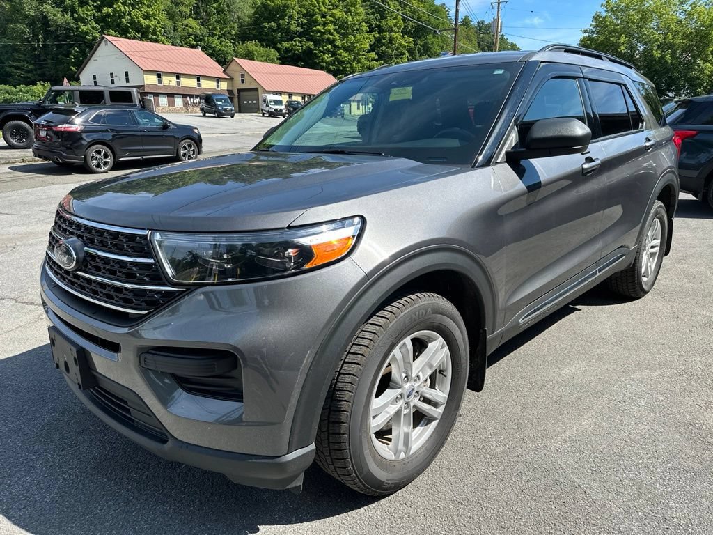 Used 2023 Ford Explorer XLT AWD/4WD image 9