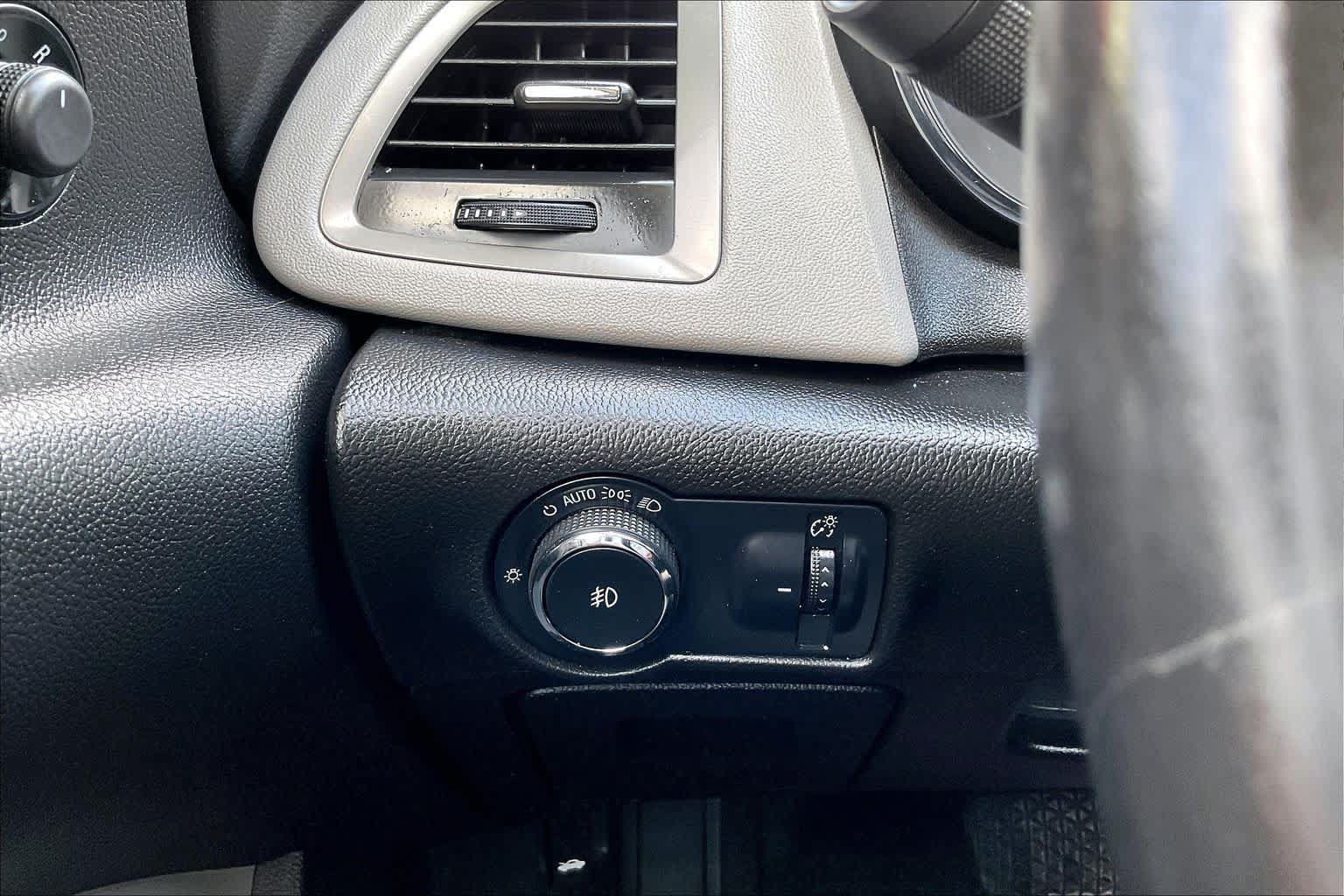 Used 2012 Buick Verano FWD image 24