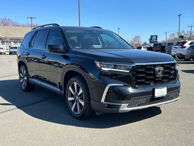 Used 2025 Honda Pilot Touring image 5