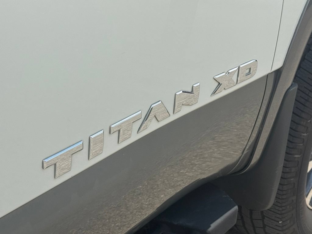 Used 2016 Nissan Titan PRO-4X w/ Pro-4x Convenience Package AWD/4WD image 12