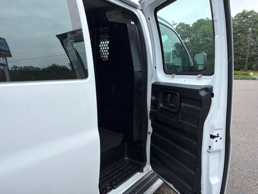 Used 2025 GMC Savana 2500 w/ Driver Convenience Package RWD image 18
