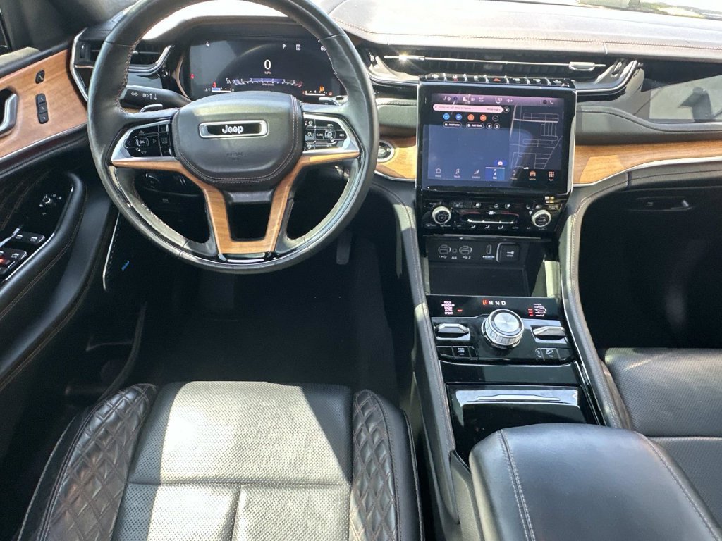Used 2023 Jeep Grand Cherokee L Summit AWD/4WD image 19