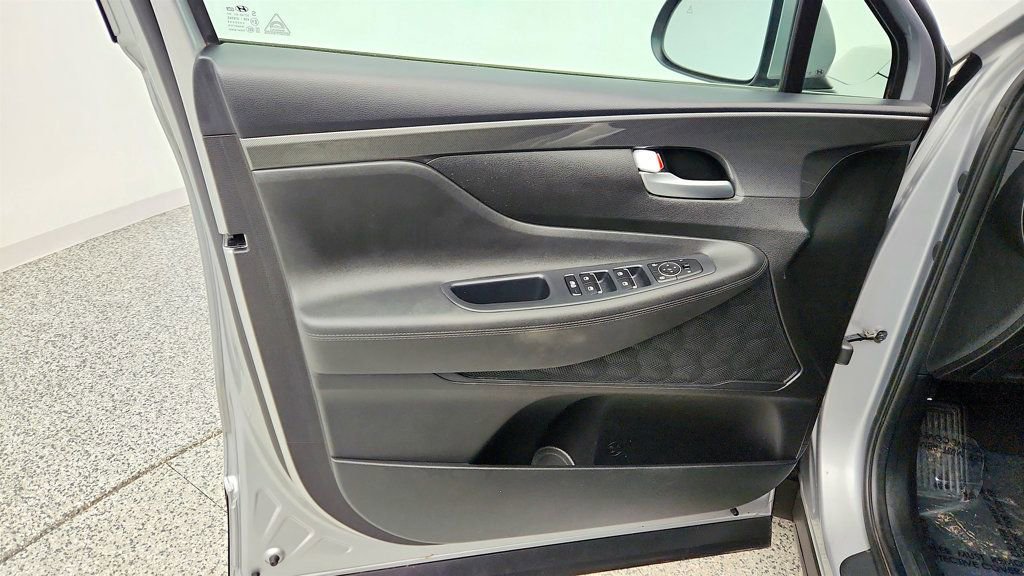 Used 2023 Hyundai Santa Fe SE image 10