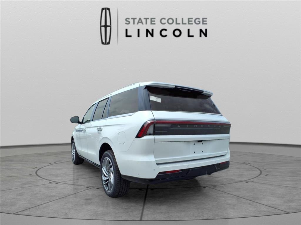New 2025 Lincoln Navigator Reserve image 4