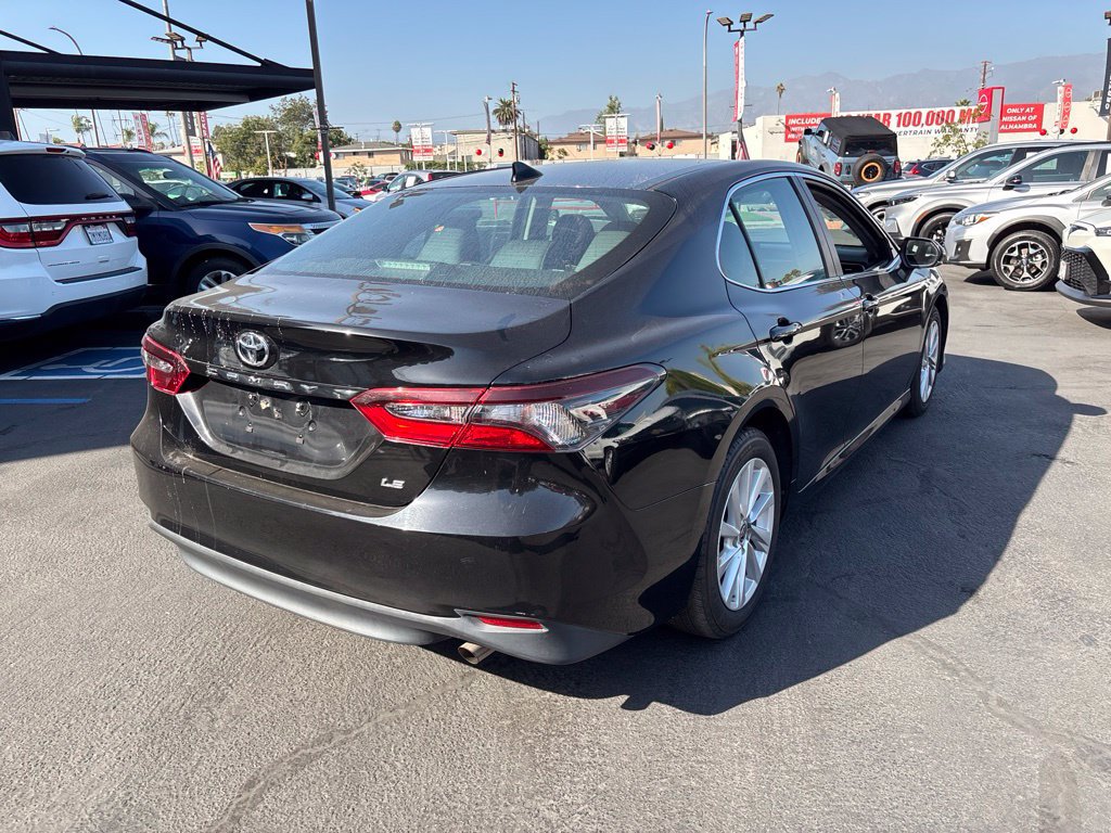 Used 2024 Toyota Camry LE FWD image 4