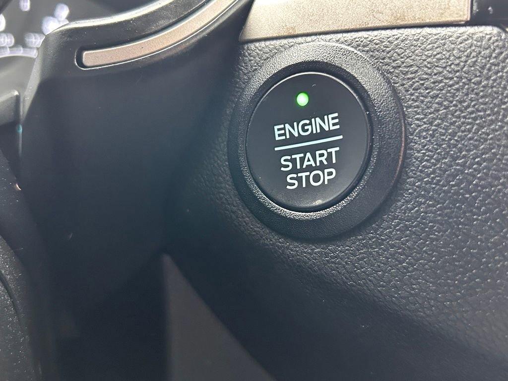 Used 2022 Ford Escape SE w/ Cold Weather Package image 17