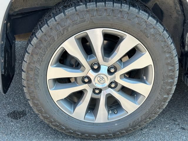 Used 2017 Toyota Sequoia Limited w/ Safety & Convenience Package AWD/4WD image 15