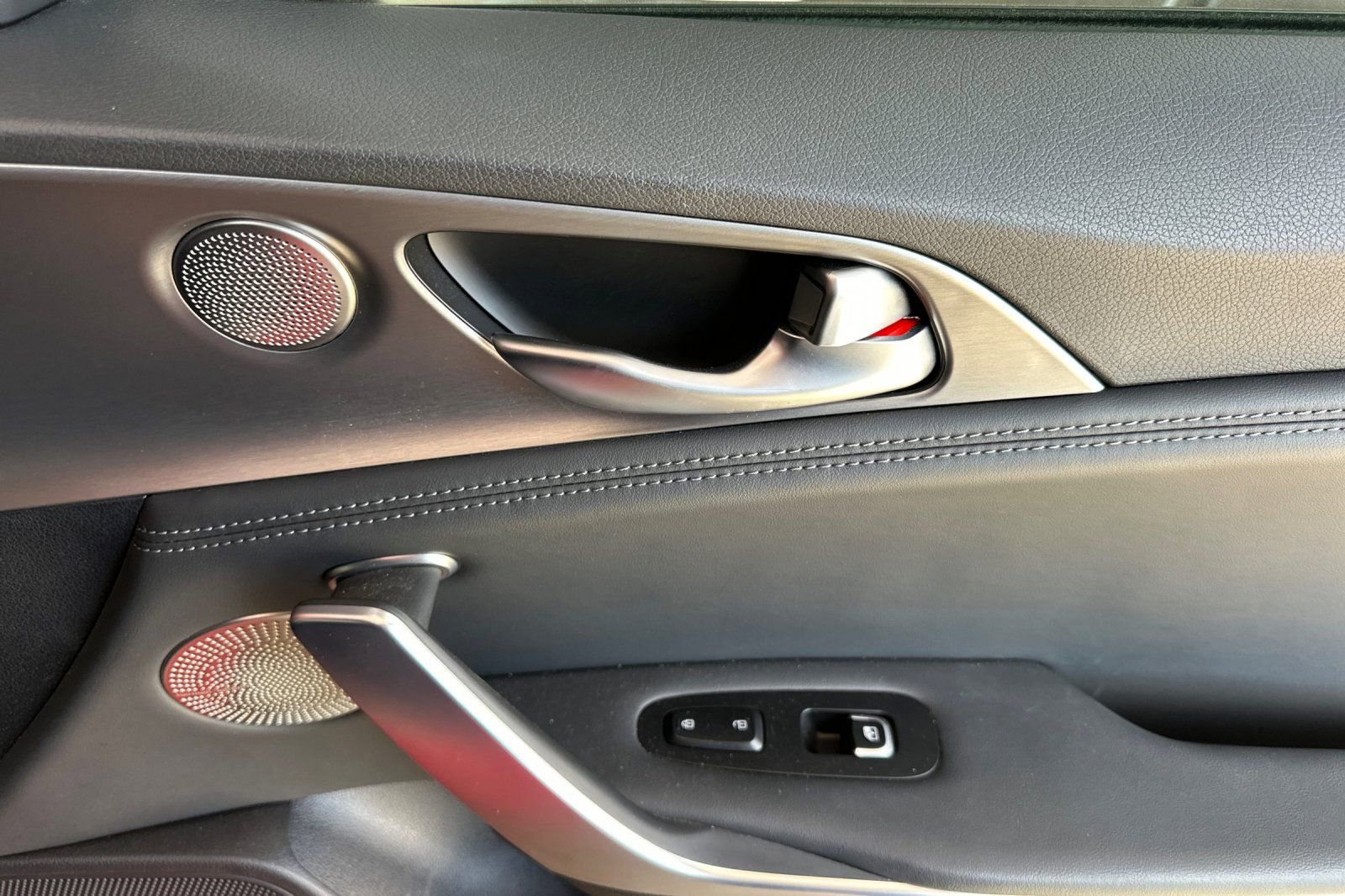 Certified 2019 Kia Stinger GT1 image 18