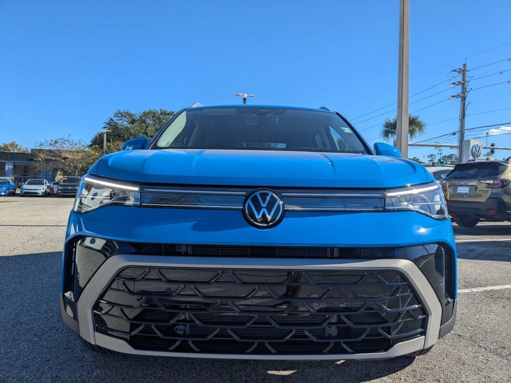Used 2026 Volkswagen Taos SEL AWD/4WD image 8