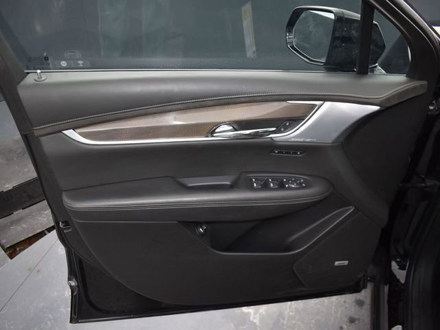 Used 2023 Cadillac XT6 Sport w/ LPO, ONYX Package image 13