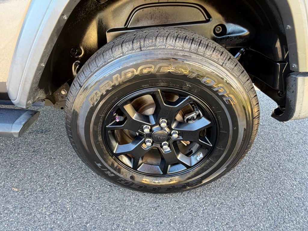 Used 2020 Jeep Wrangler Sport image 12