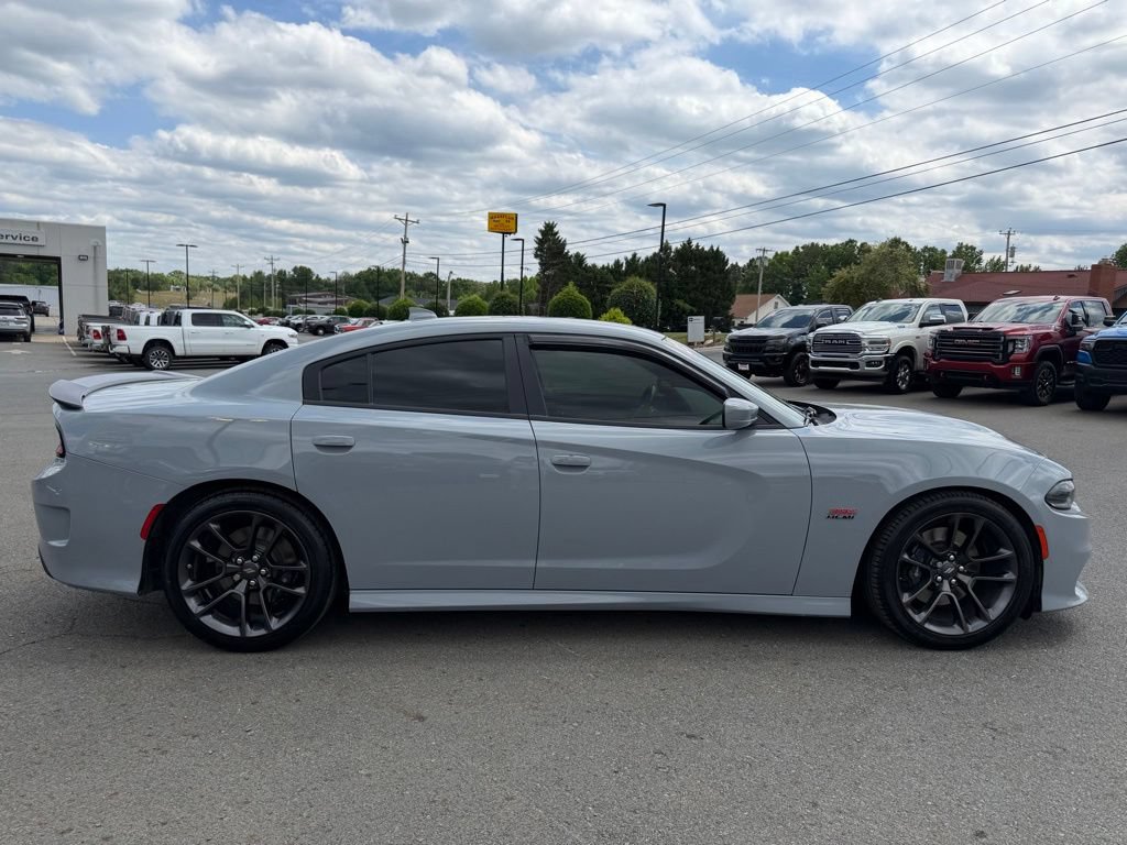 Used 2022 Dodge Charger Scat Pack RWD image 2