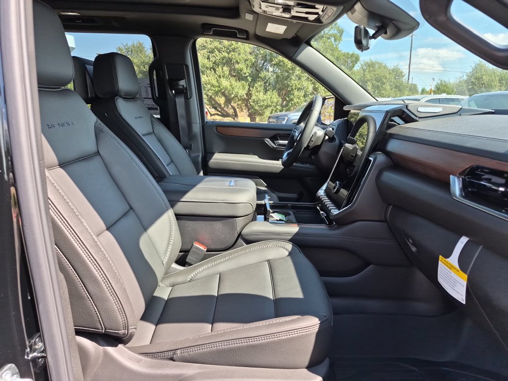 New 2026 GMC Yukon Denali w/ Denali Reserve Package AWD/4WD image 37