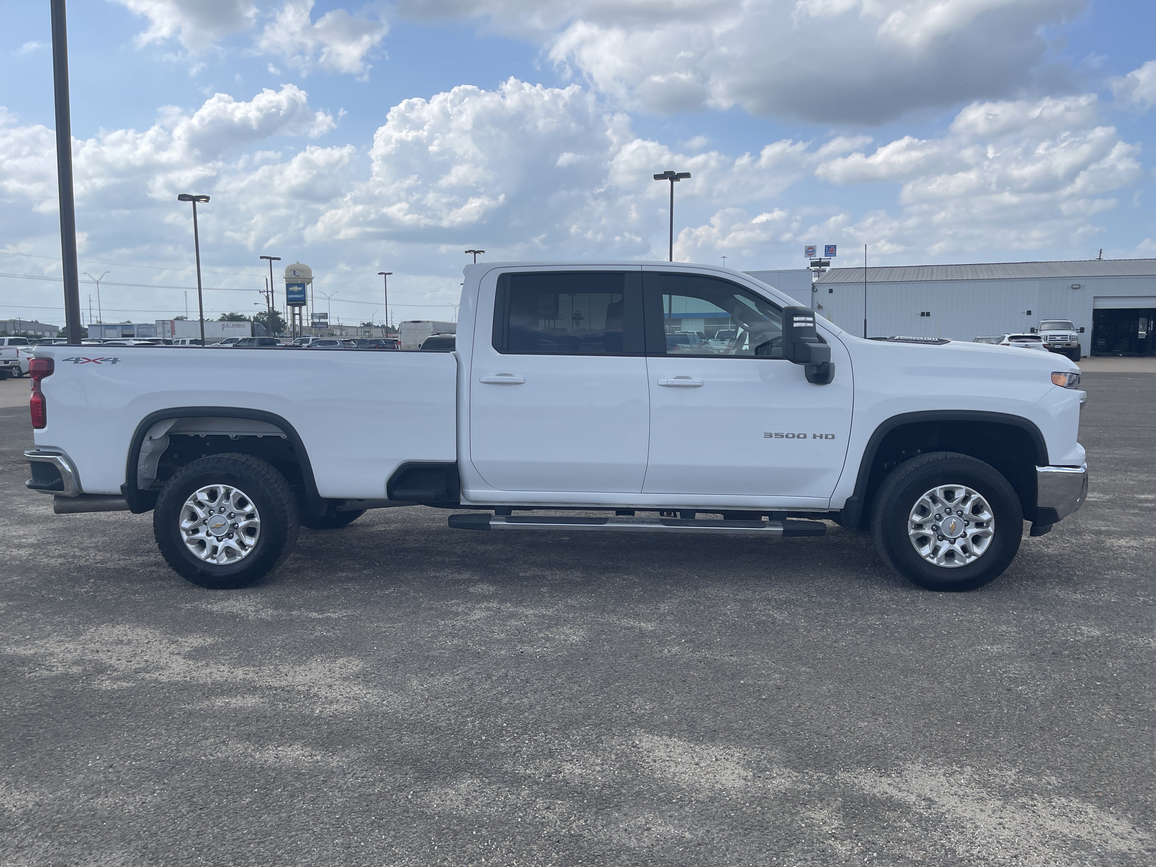 Used 2025 Chevrolet Silverado 3500 LT w/ Convenience Package AWD/4WD image 3
