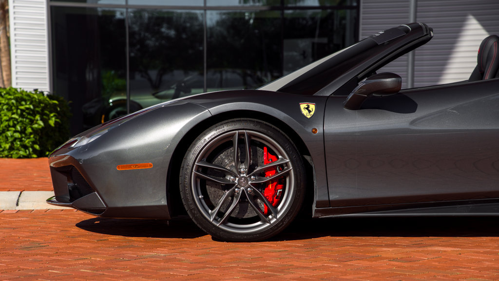 Used 2018 Ferrari 488 Spider RWD image 2