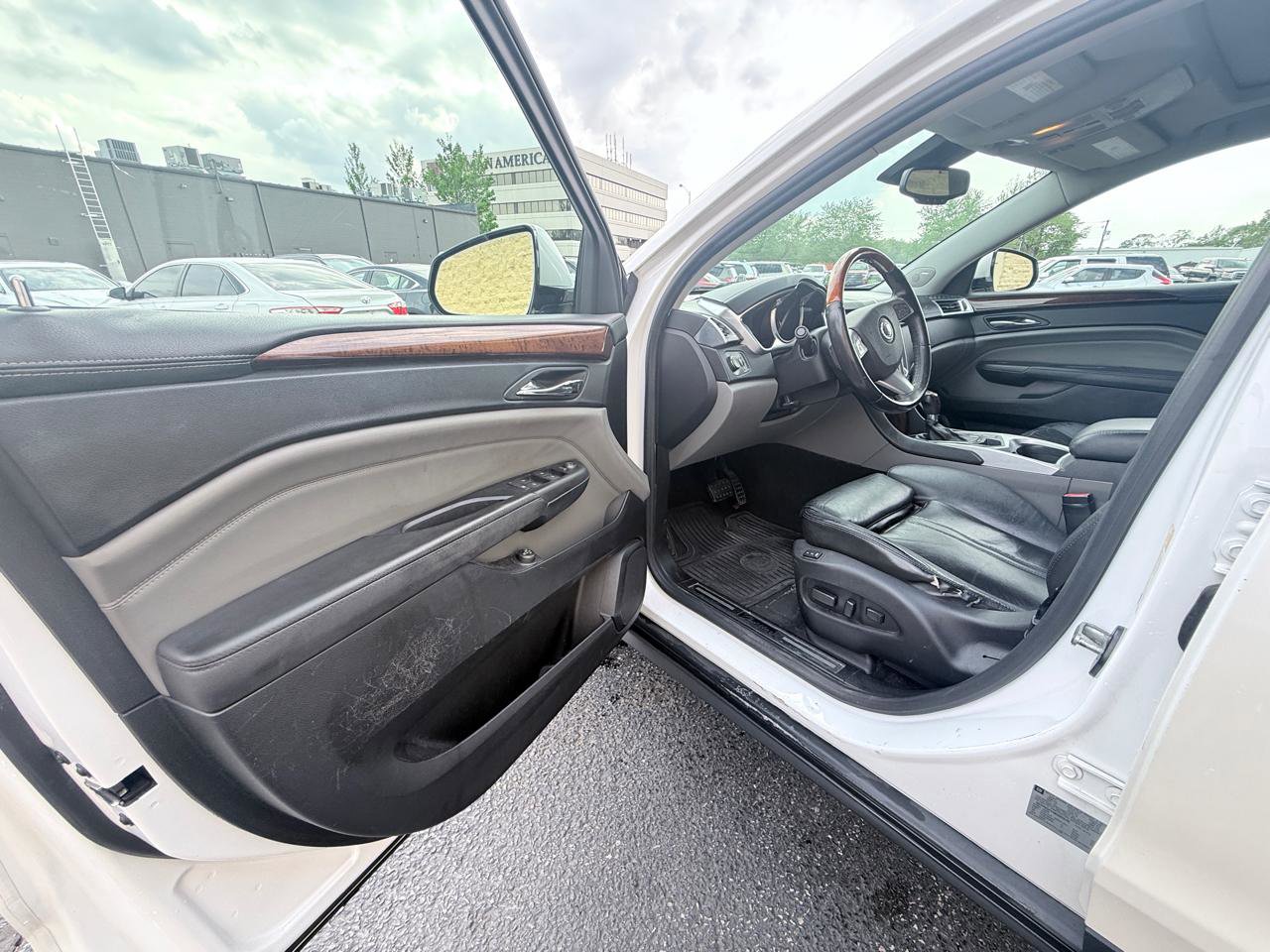 Used 2011 Cadillac SRX Premium FWD image 9