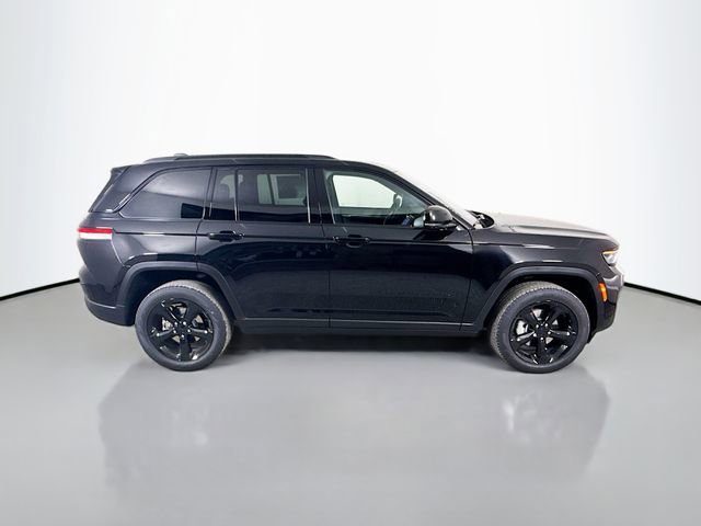 New 2025 Jeep Grand Cherokee Limited w/ Black Appearance Package image 8