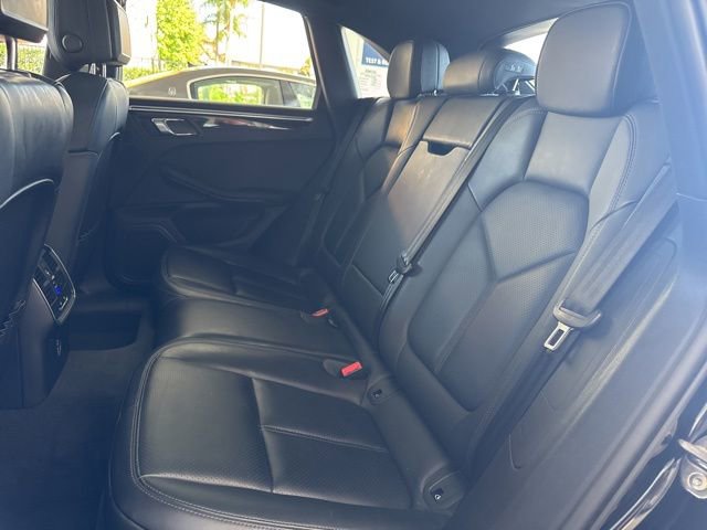 Used 2023 Porsche Macan image 23