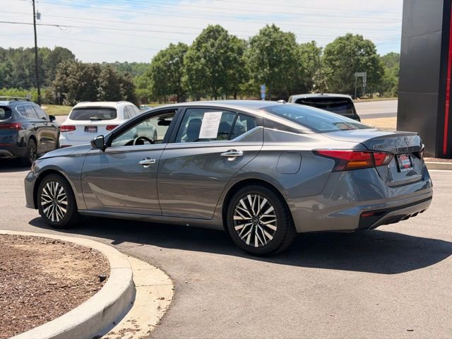 Used 2024 Nissan Altima 2.5 SV FWD image 9