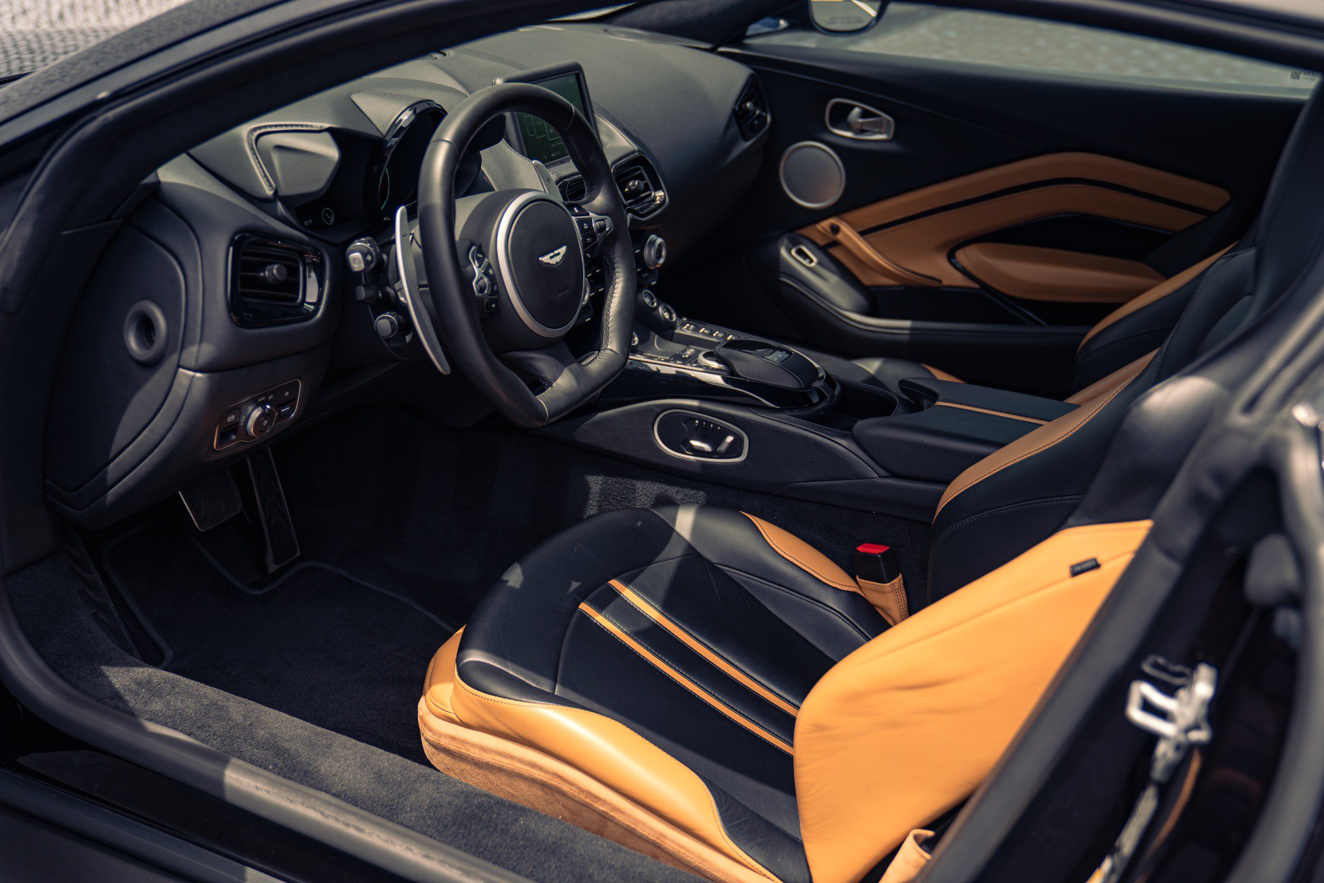 Used 2020 Aston Martin V8 Vantage Coupe RWD image 12