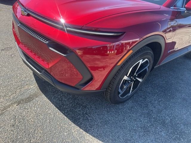 New 2026 Chevrolet Equinox EV LT image 9