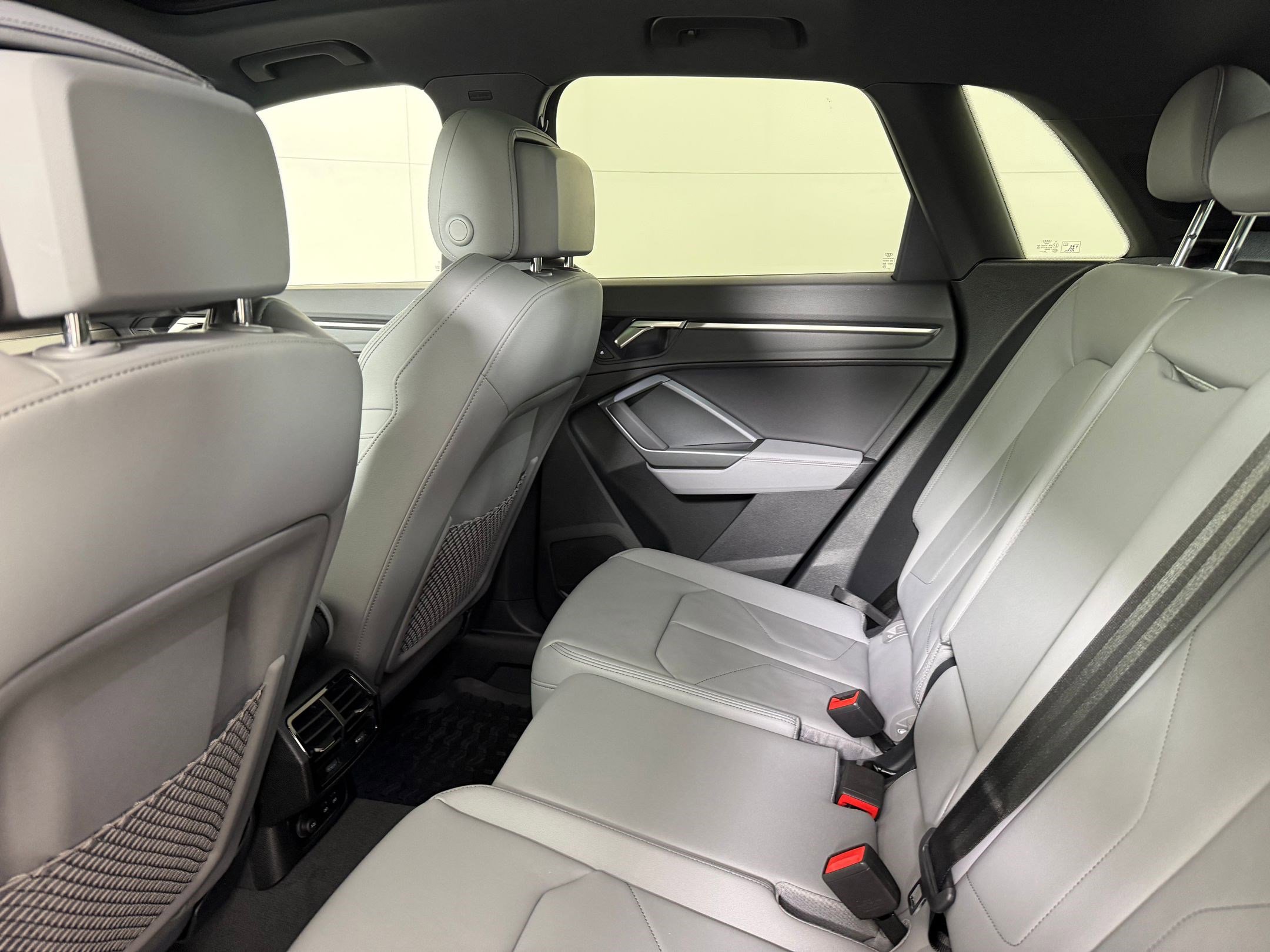 New 2025 Audi Q3 2.0T Premium image 24