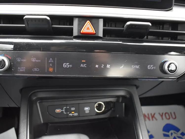 Used 2025 Kia K5 LXS image 32