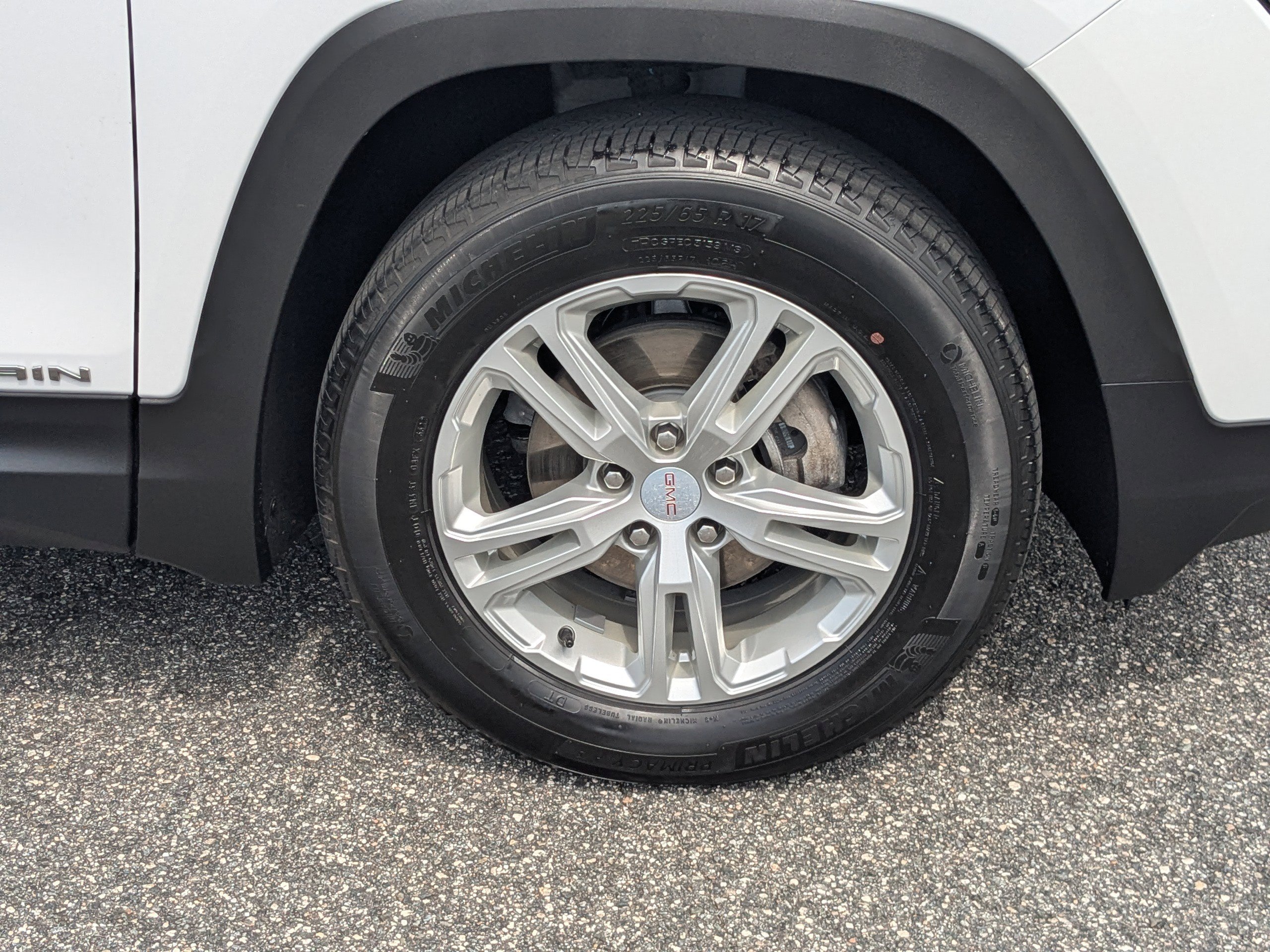 Used 2023 GMC Terrain SLE w/ Driver Convenience Package image 10