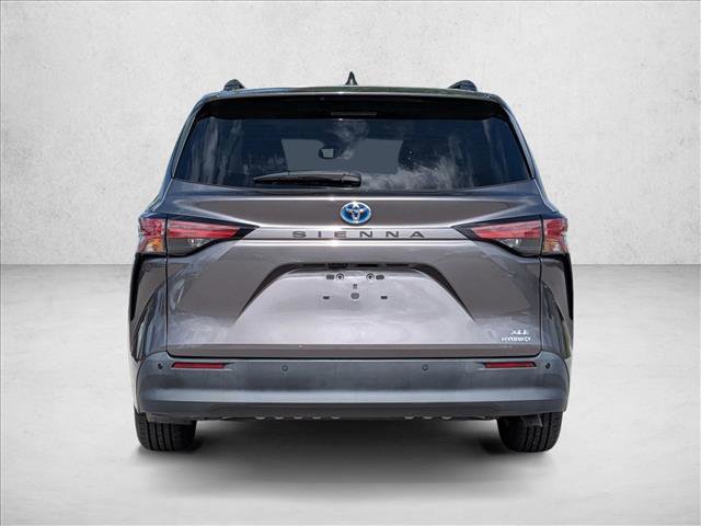 Used 2021 Toyota Sienna XLE image 7