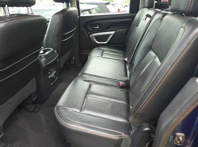 Used 2016 Nissan Titan SL AWD/4WD image 6