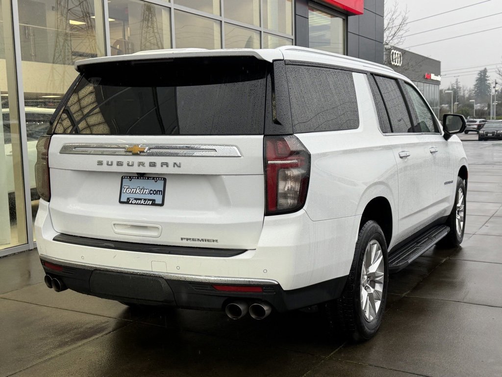 Used 2023 Chevrolet Suburban Premier image 7