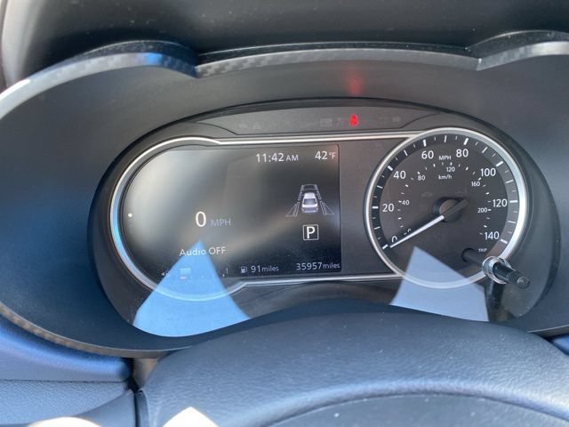 Used 2025 Nissan Versa SV FWD image 20