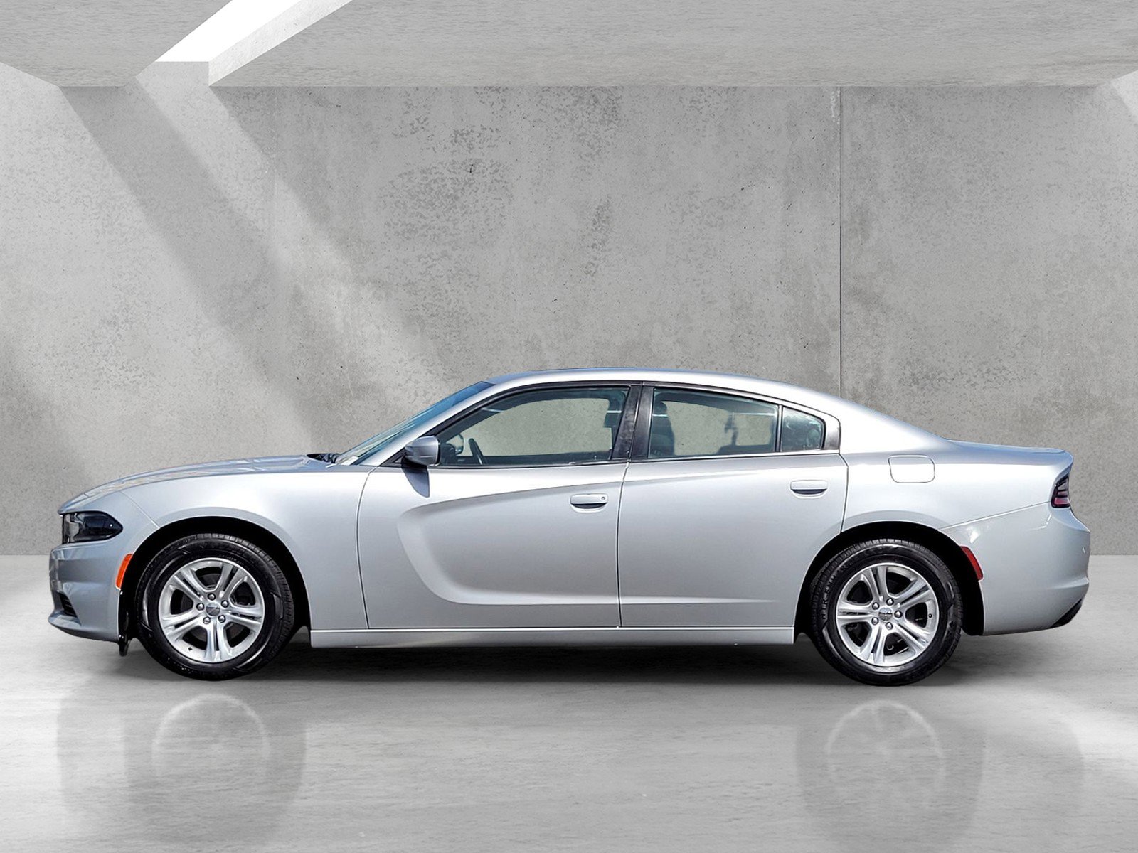 Used 2021 Dodge Charger SXT w/ Leather Interior Group RWD image 7