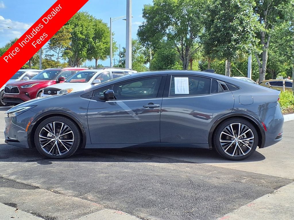 Used 2023 Toyota Prius XLE FWD image 4