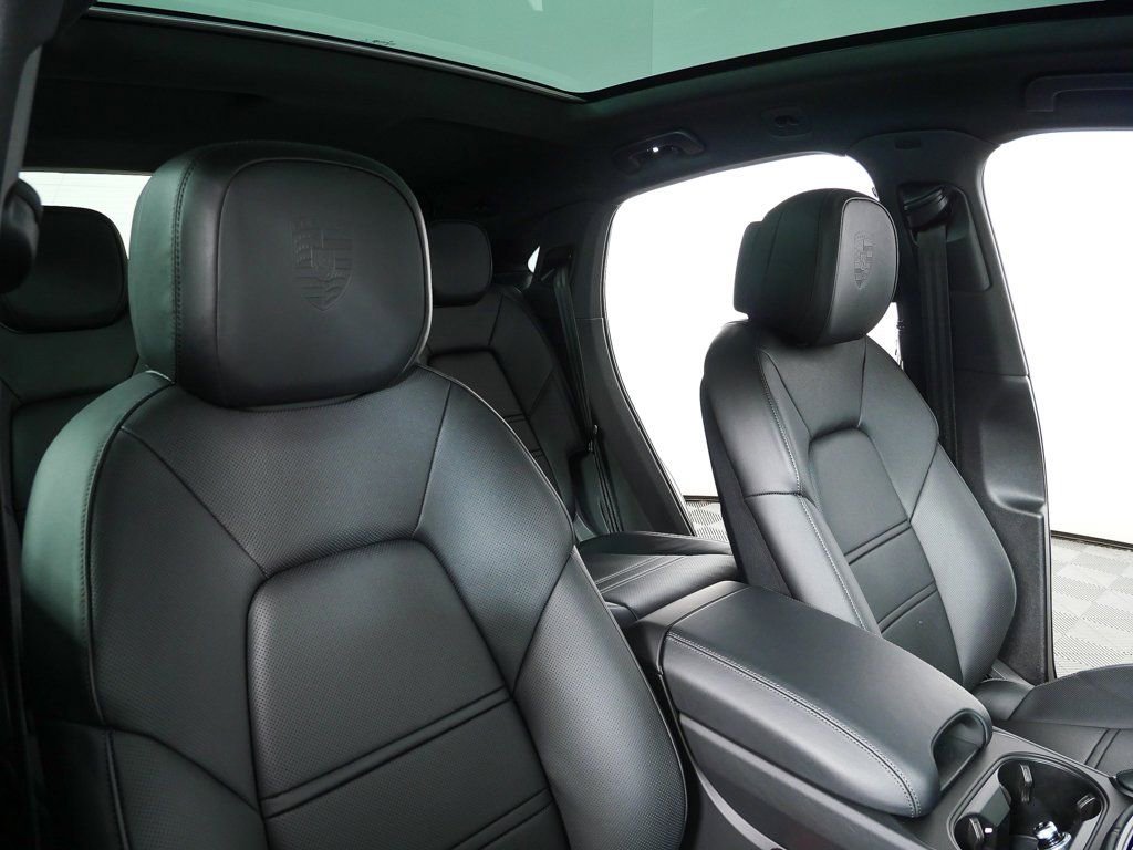 New 2026 Porsche Cayenne S image 25