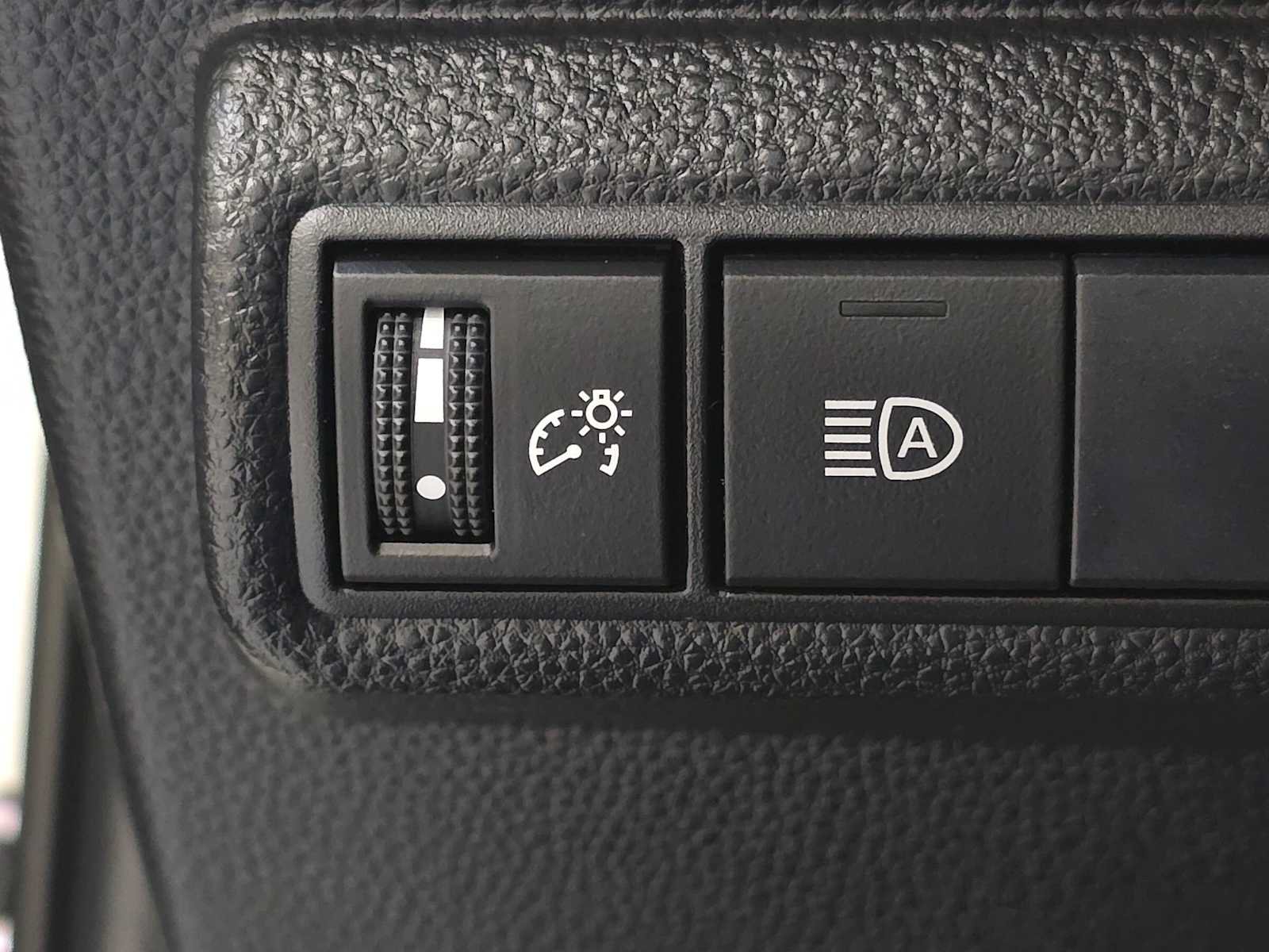 Used 2020 Toyota Corolla XSE FWD image 17