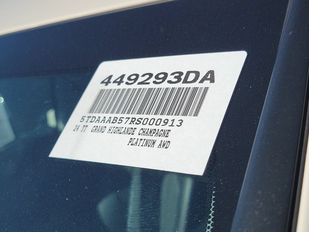 Used 2024 Toyota Grand Highlander AWD image 33
