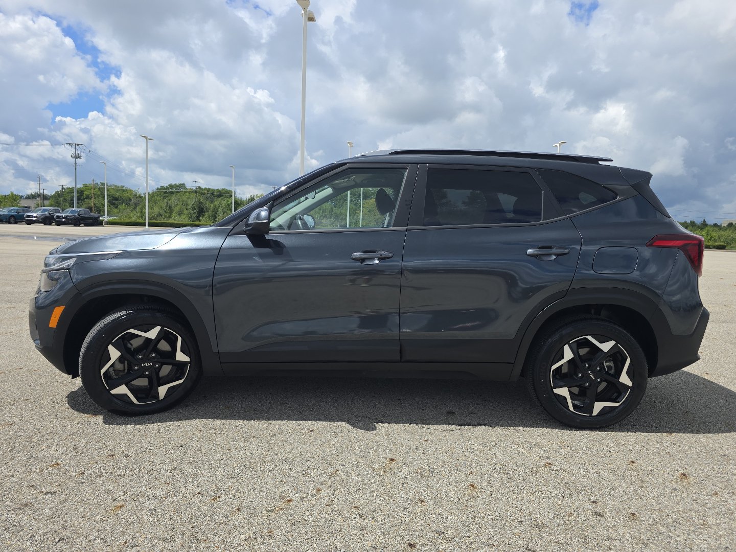 Used 2025 Kia Seltos S AWD/4WD image 16