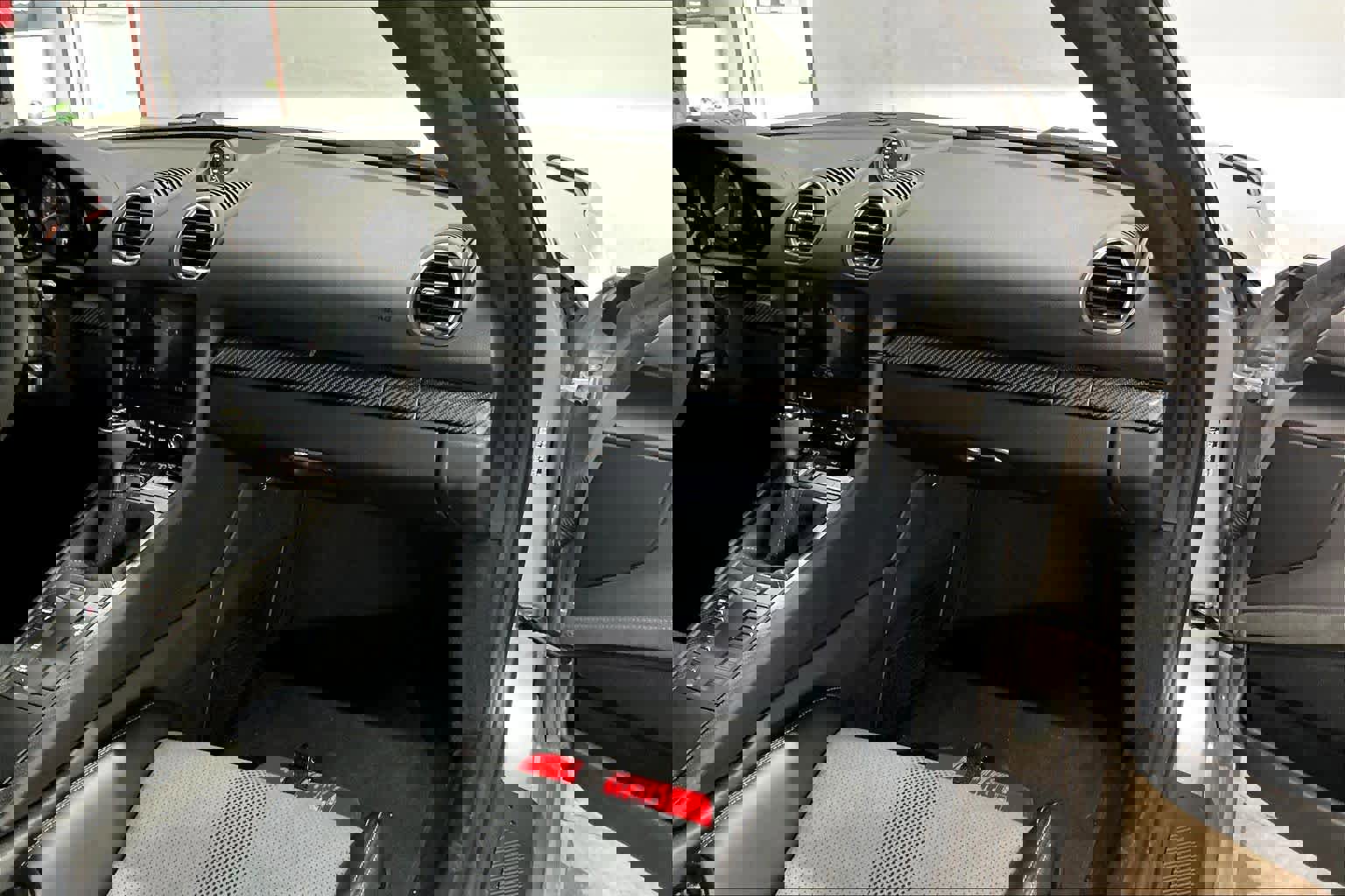 Used 2025 Porsche 718 Cayman GT4 RS image 18